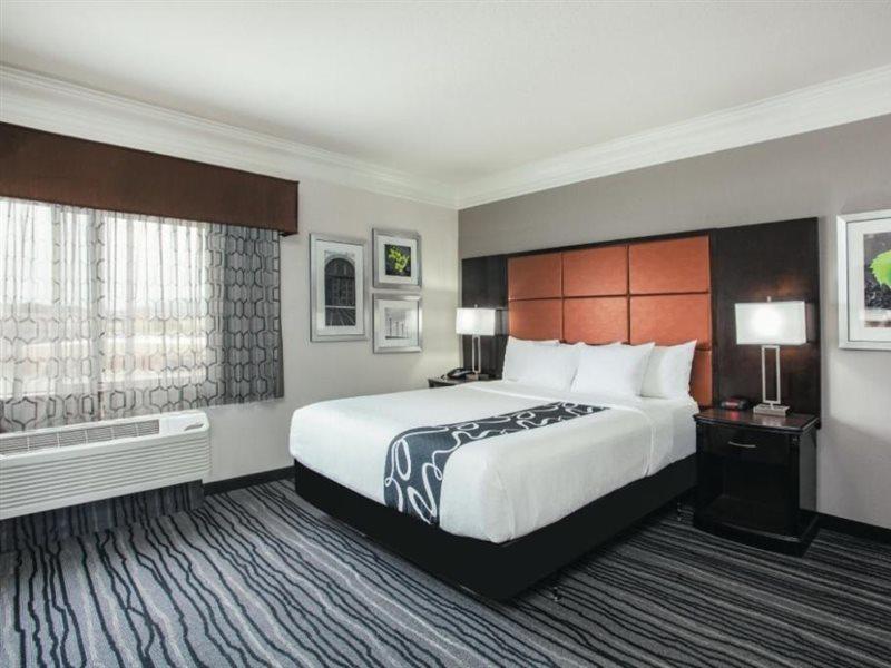 La Quinta By Wyndham Dublin - Pleasanton Hotel Exterior photo