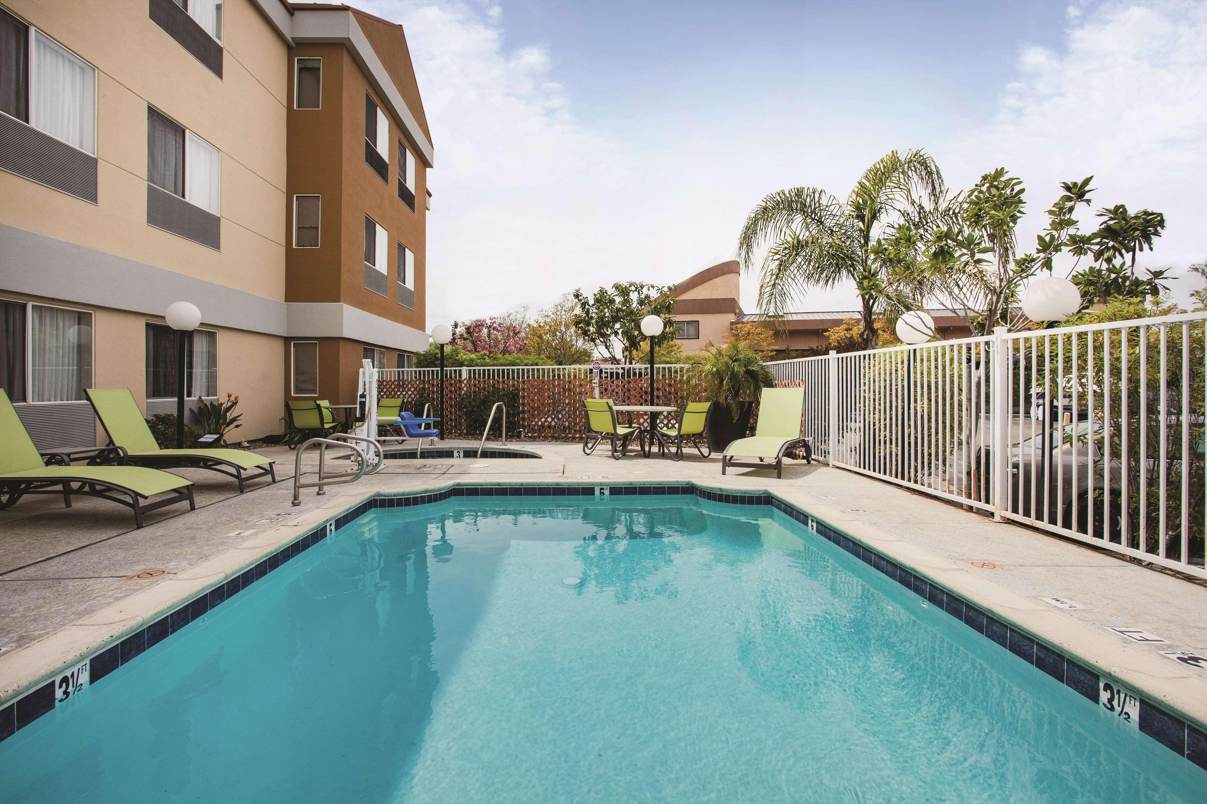 La Quinta By Wyndham Dublin - Pleasanton Hotel Exterior photo